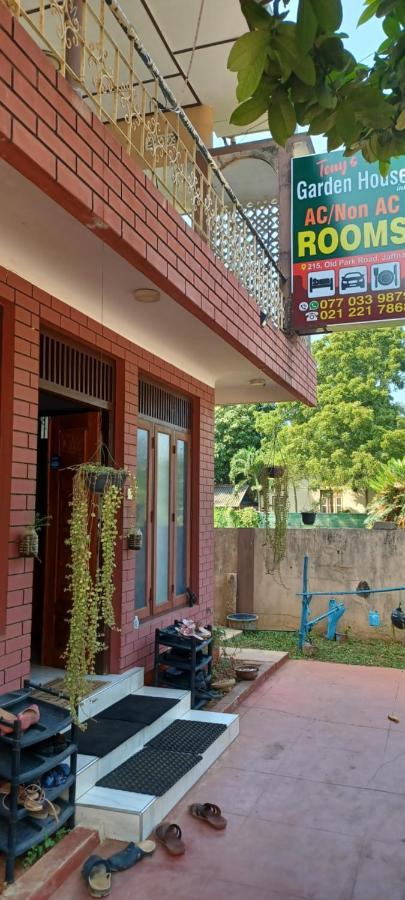 Tony'S Garden House Back Packers Inn Jaffna Exterior photo