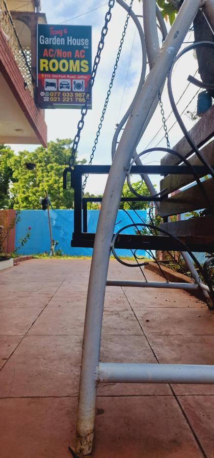 Tony'S Garden House Back Packers Inn Jaffna Exterior photo