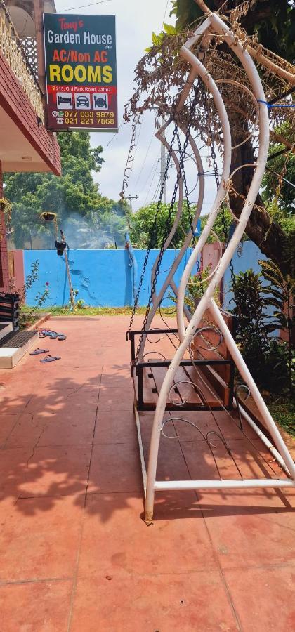 Tony'S Garden House Back Packers Inn Jaffna Exterior photo