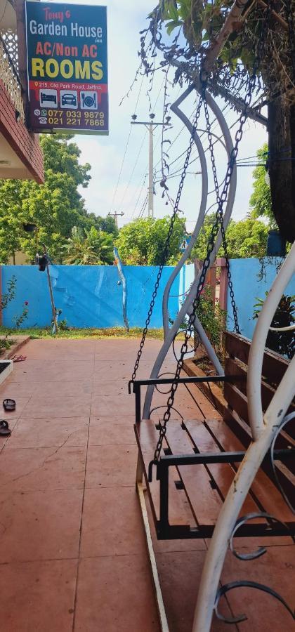 Tony'S Garden House Back Packers Inn Jaffna Exterior photo