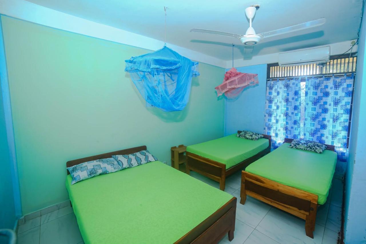 Tony'S Garden House Back Packers Inn Jaffna Exterior photo
