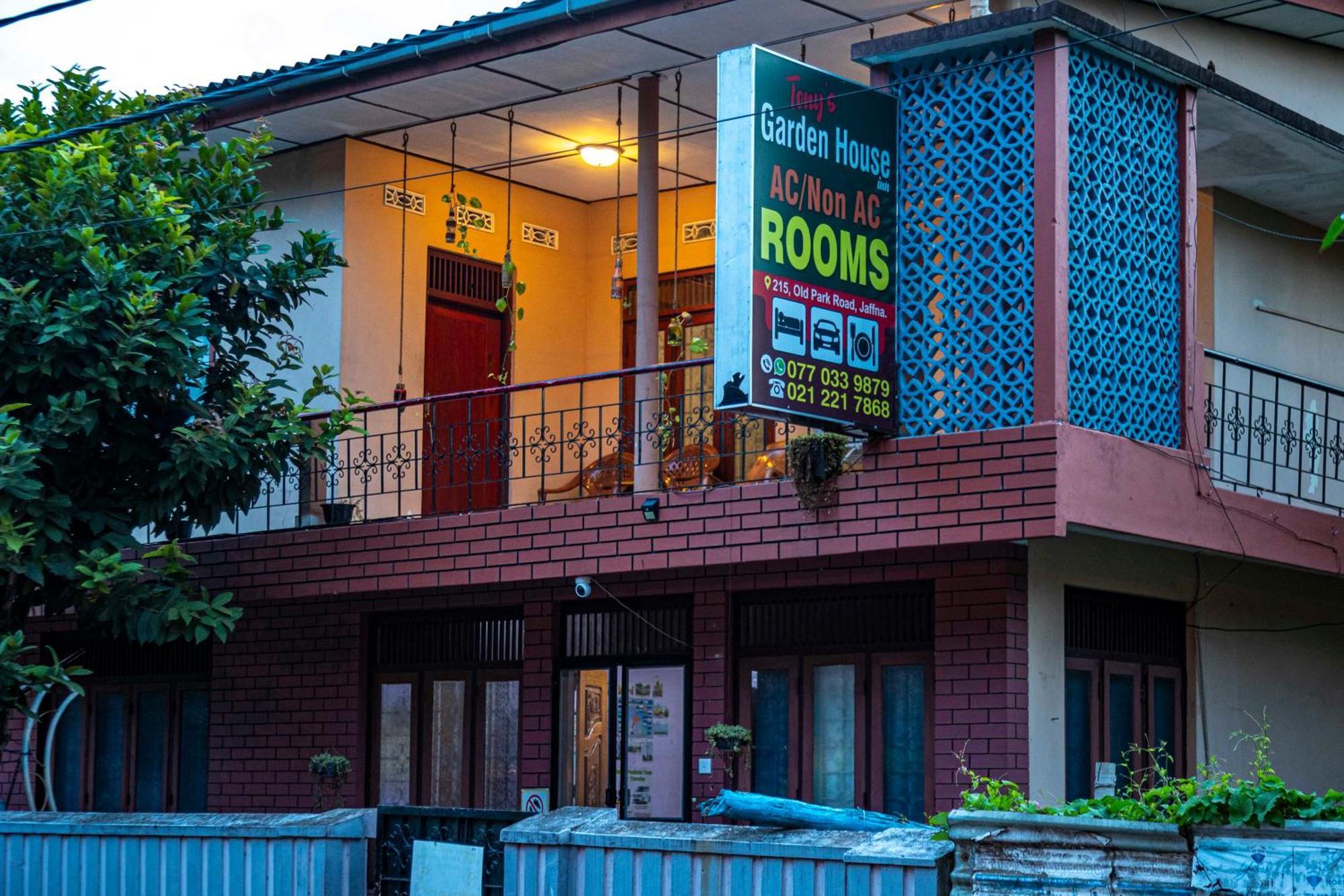 Tony'S Garden House Back Packers Inn Jaffna Exterior photo