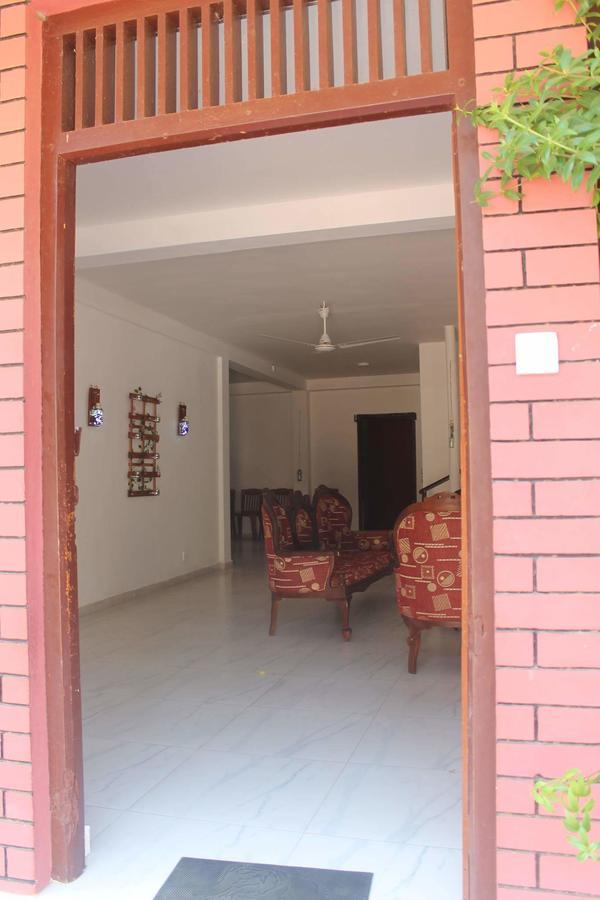 Tony'S Garden House Back Packers Inn Jaffna Exterior photo