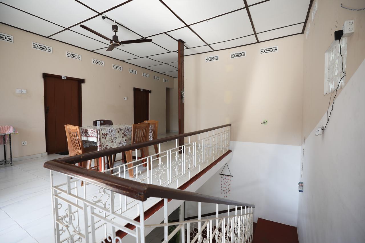Tony'S Garden House Back Packers Inn Jaffna Exterior photo